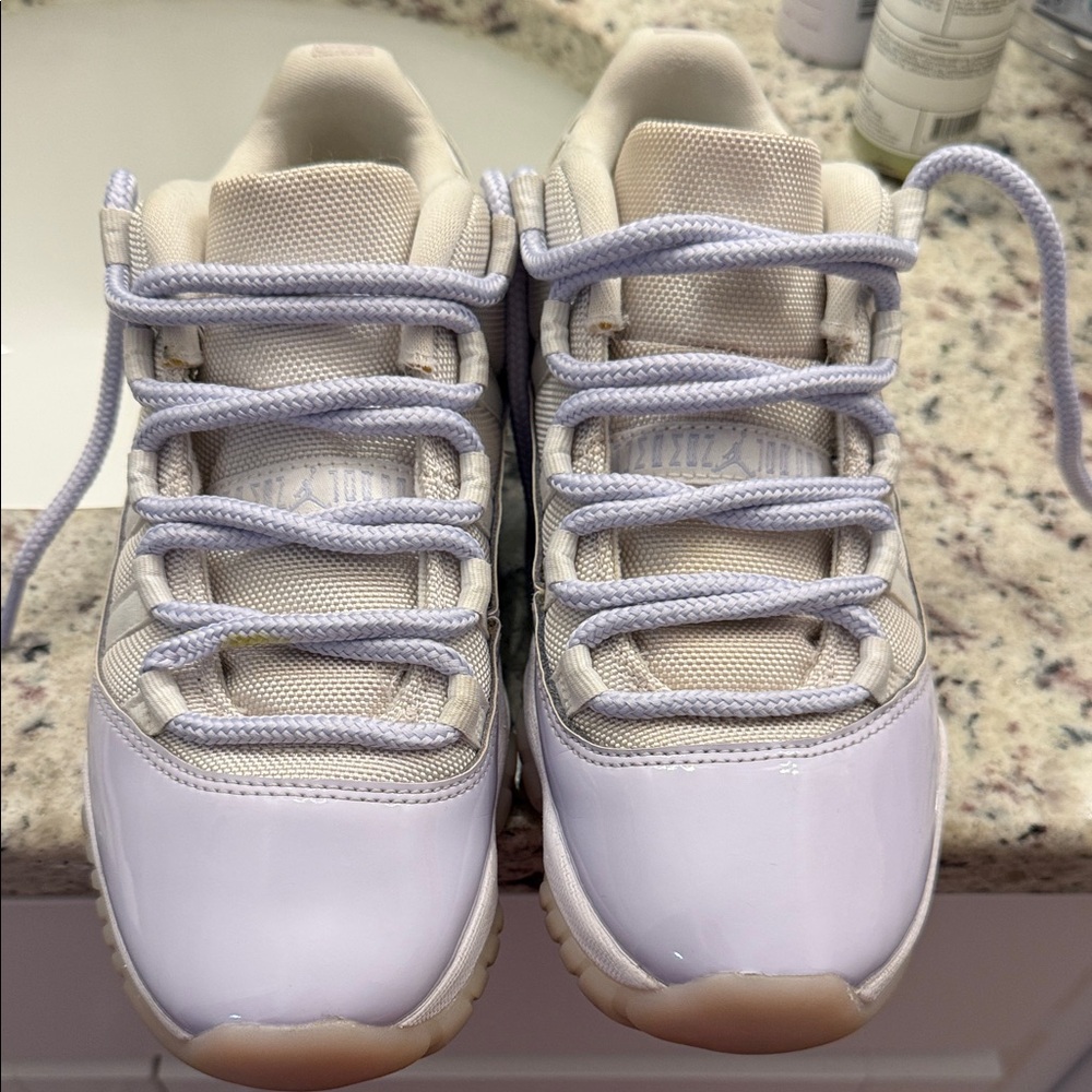 Lilac and White Sneakers Jordan 11